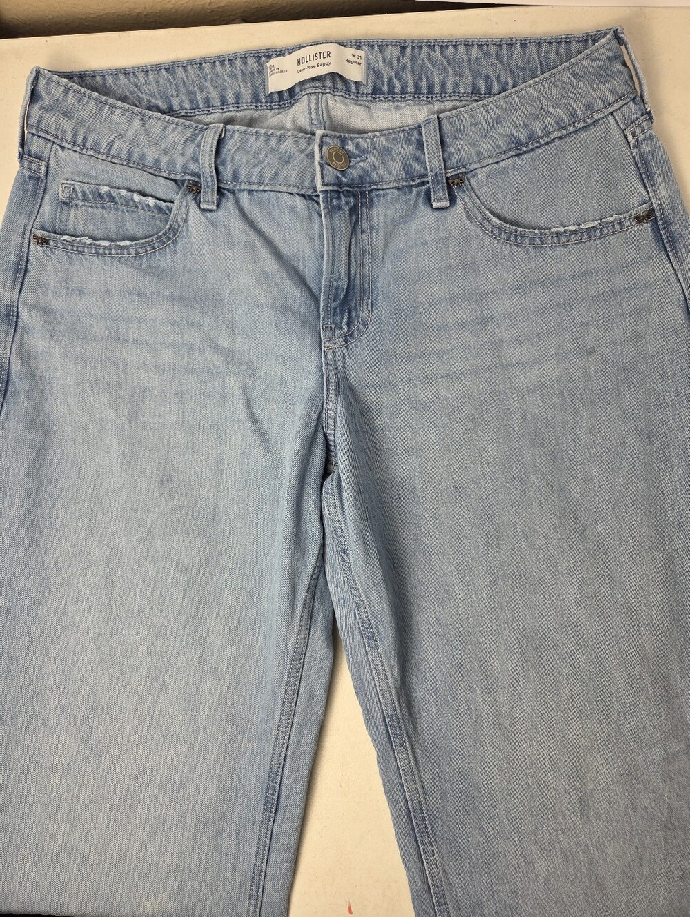 Hollister Low-Rise Baggy Jeans Womens Light Wash Bow Rivet Size W31 Regular